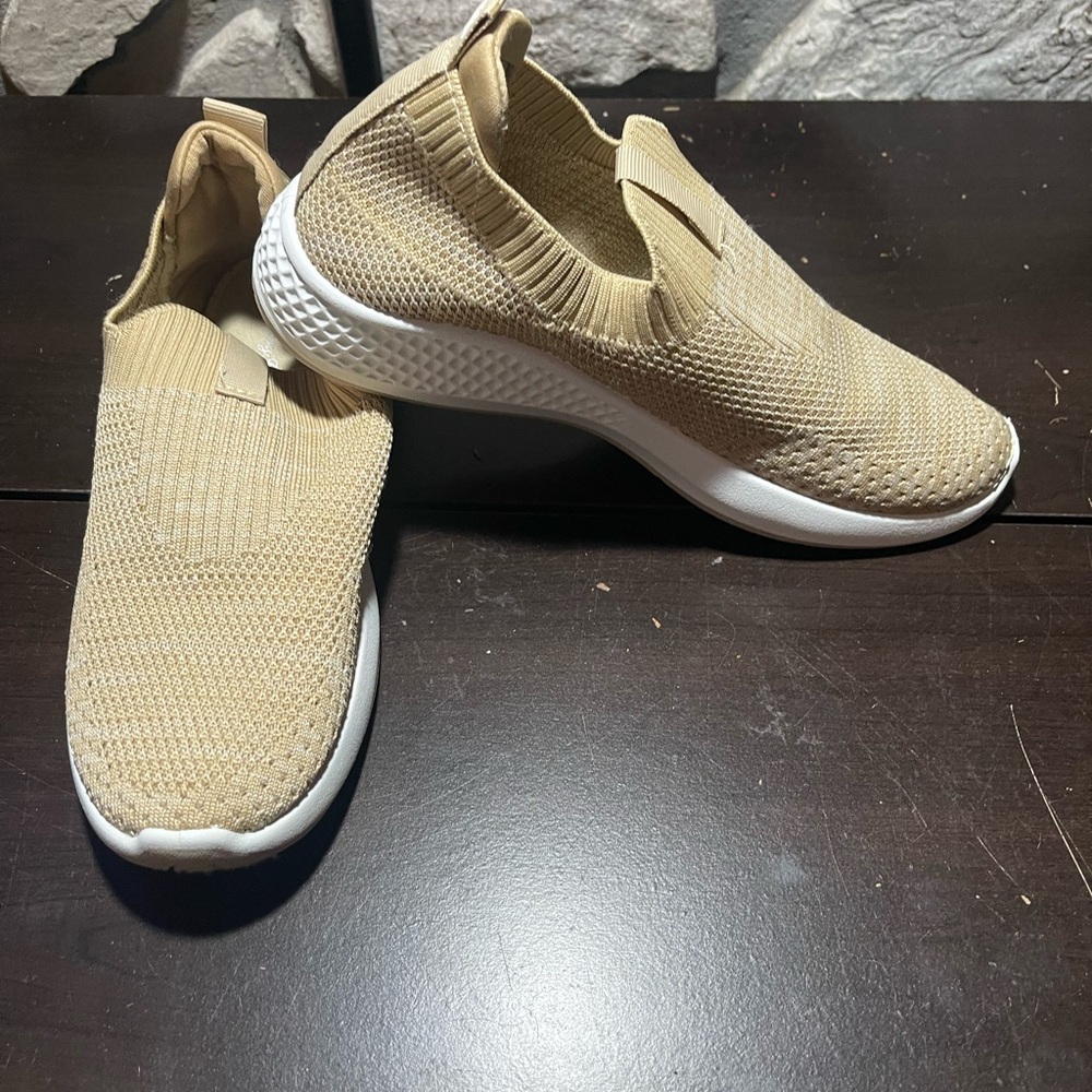 Tommy Bahama Tan Slip-On Knit Sneakers